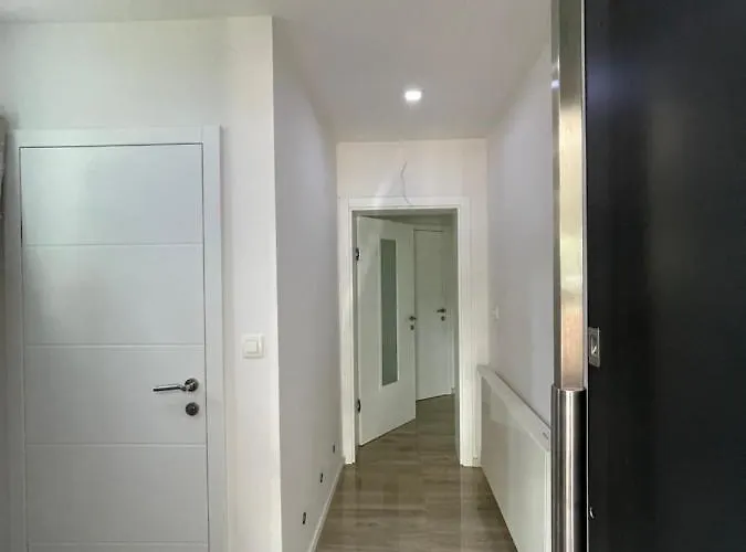 Schoene Gartenwohnung Mit Carport Und Terrasse! Γκρατς