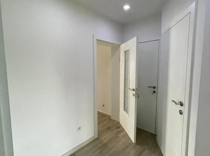 Schoene Gartenwohnung Mit Carport Und Terrasse! Γκρατς