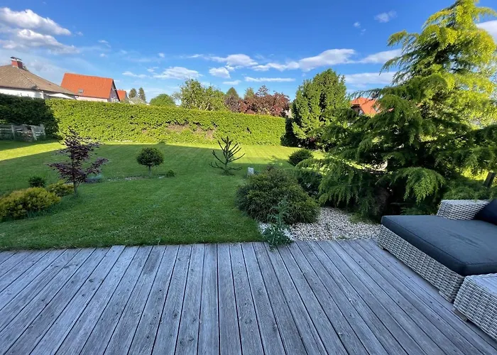 Schoene Gartenwohnung Mit Carport Und Terrasse! Διαμέρισμα Γκρατς