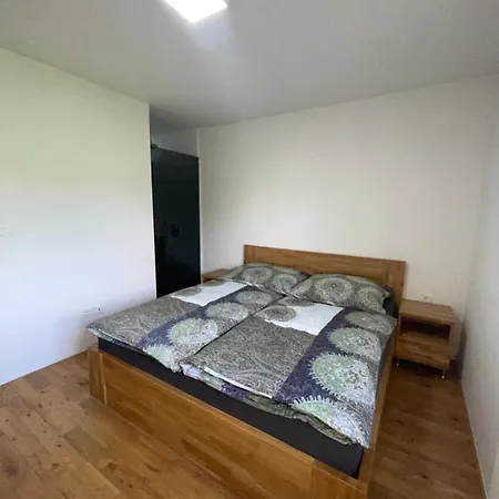 Lejlighed Schoene Gartenwohnung Mit Carport Und Terrasse! Graz