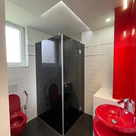 Schoene Gartenwohnung Mit Carport Und Terrasse! * Štýrský Hradec