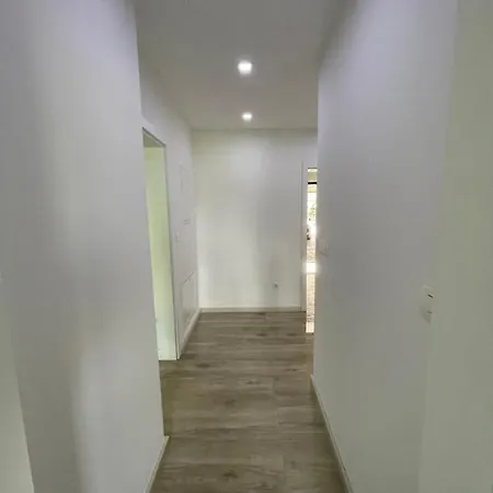 Lejlighed Schoene Gartenwohnung Mit Carport Und Terrasse!