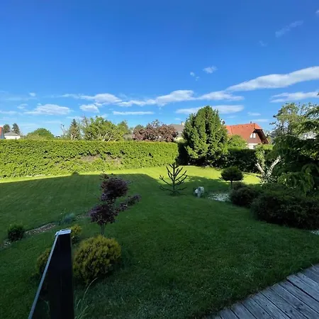 Lägenhet Schoene Gartenwohnung Mit Carport Und Terrasse! *
