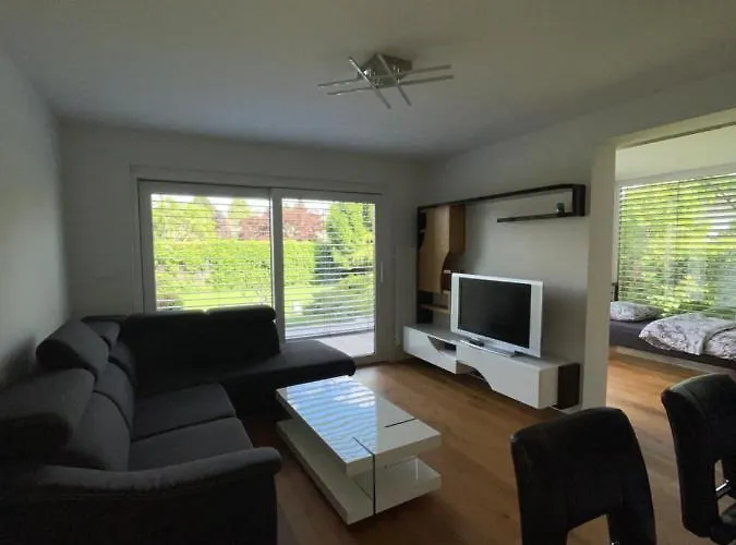 Schoene Gartenwohnung Mit Carport Und Terrasse! Apartament *