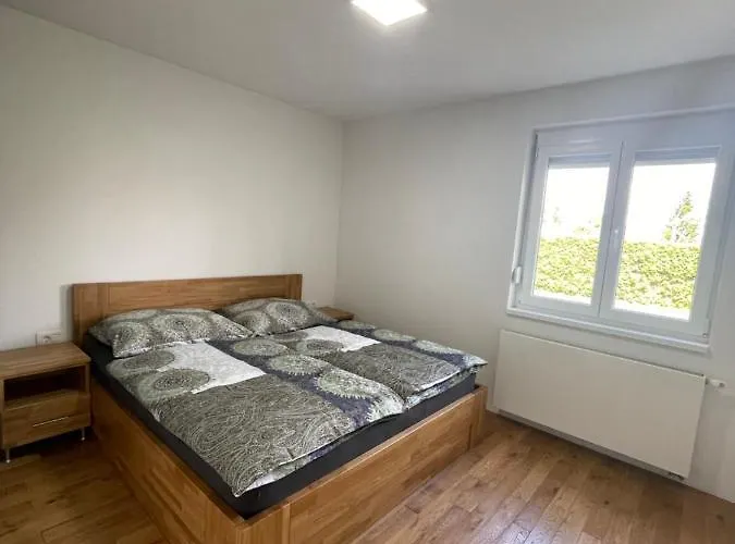 Apartament Schoene Gartenwohnung Mit Carport Und Terrasse! Graz